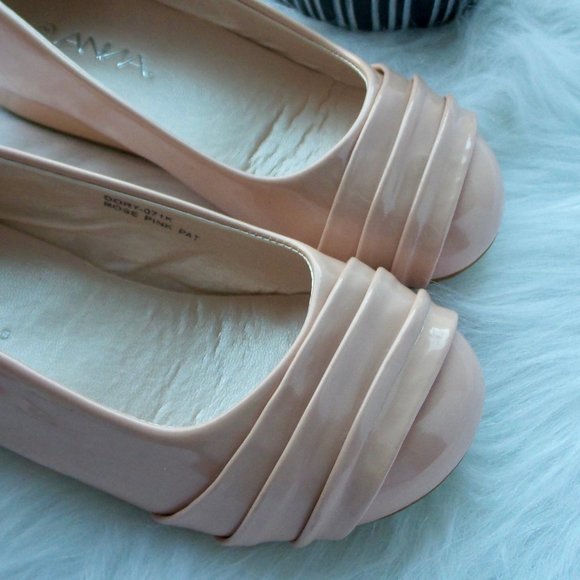 *SOLD* Rose Pink Patent Leather Flats - Picture 4 of 8